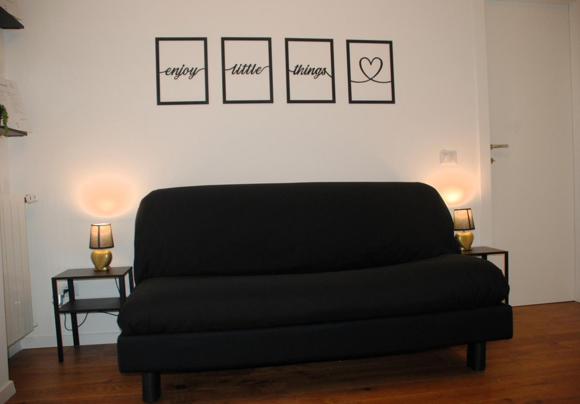 Viva La Vida In Apartment